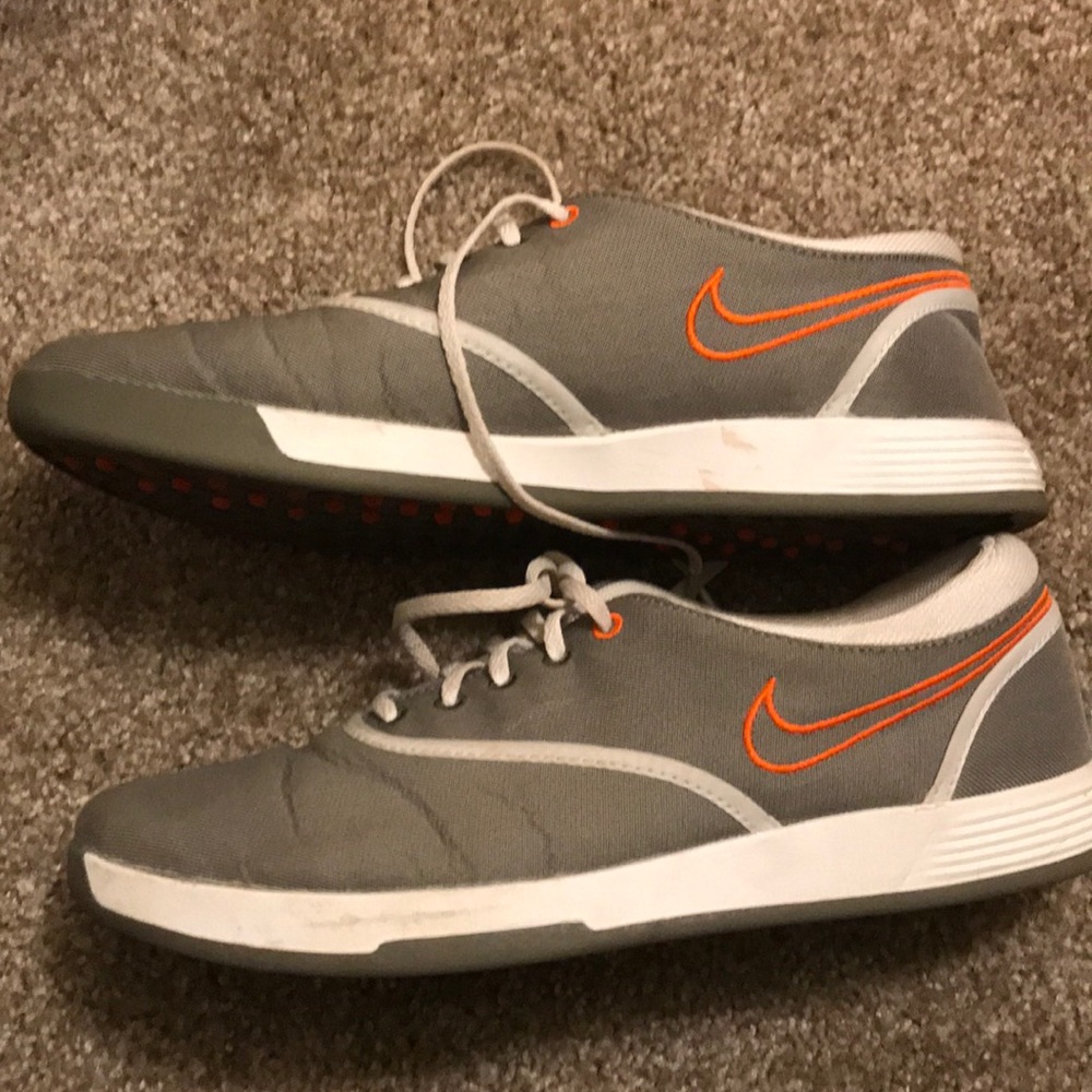 Nike Tennis Shoes